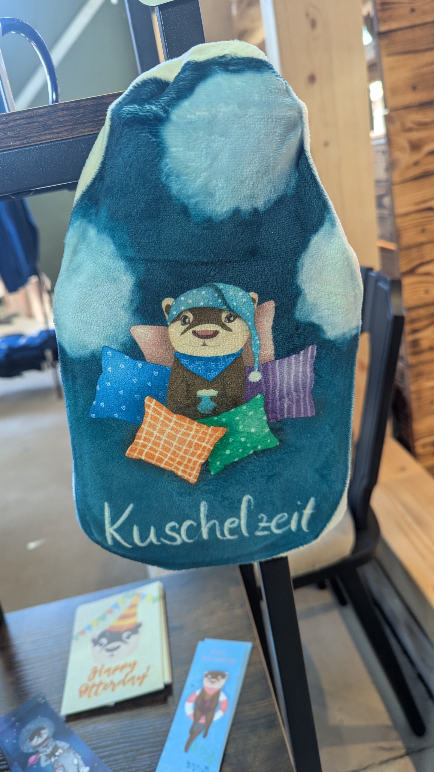 Kuschelzeit Otter Wärmflasche mit bedrucktem Stoffbezug für Kinder und Erwachsene | perfekt als Weihnachtsgeschenk