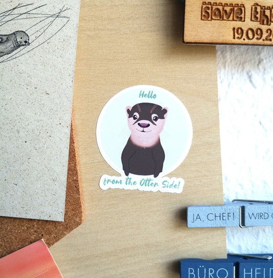 Hello from the Otter Side! - süßer Vinyl-Sticker mit dem kleinen Otter in grünem Kreis