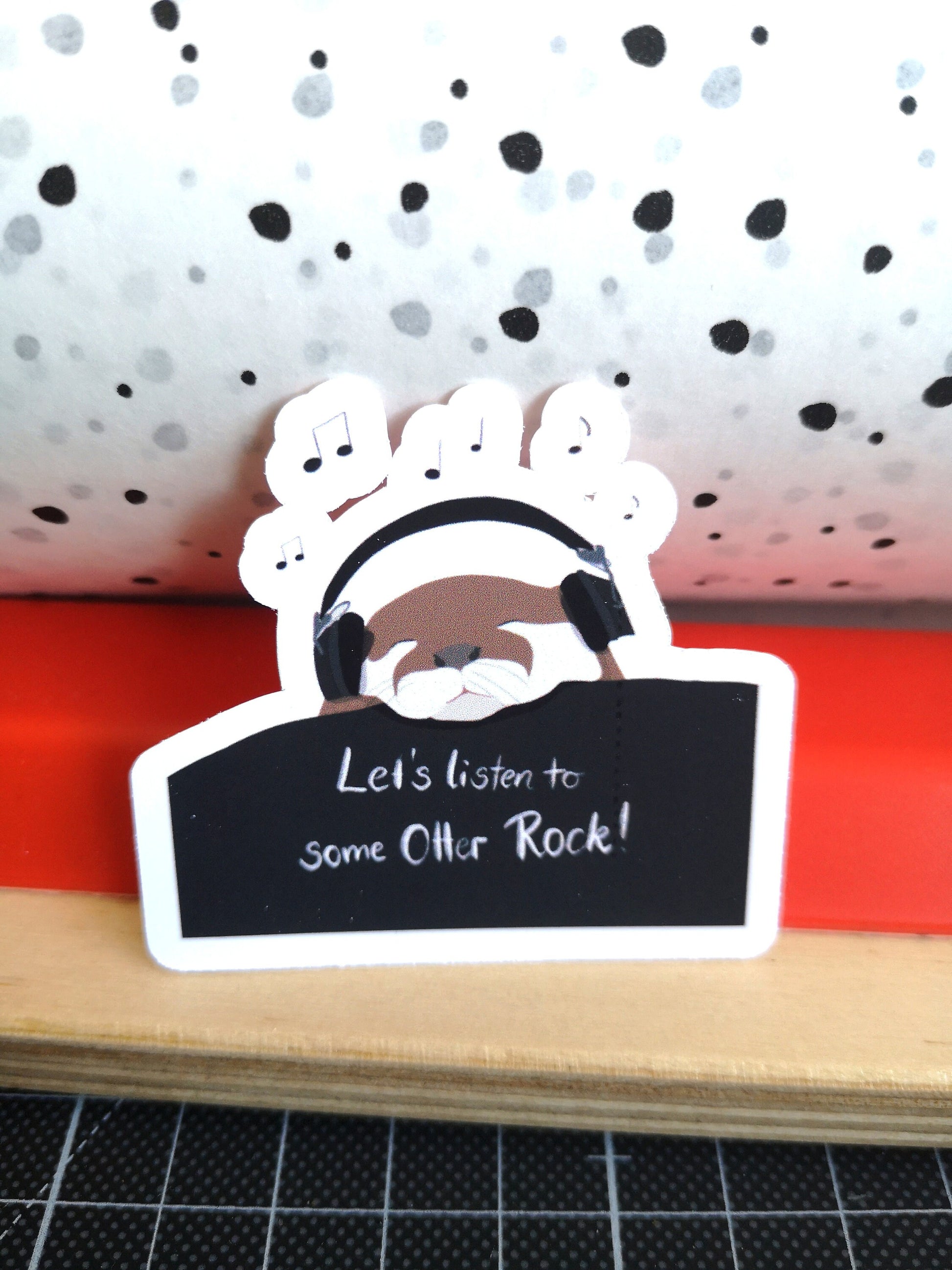 Listen to some Otter Rock! - süßer Vinyl-Sticker mit dem kleinen Otter und seinen Kopfhörern schlafend