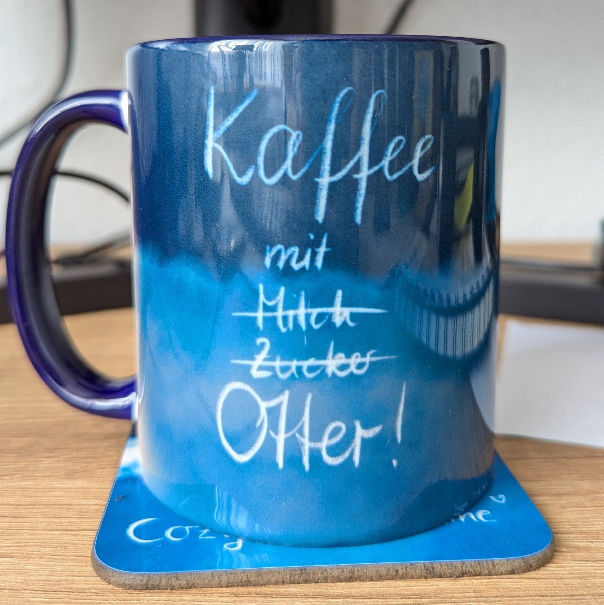 Kaffee mit Otter | Cozy Keramiktasse