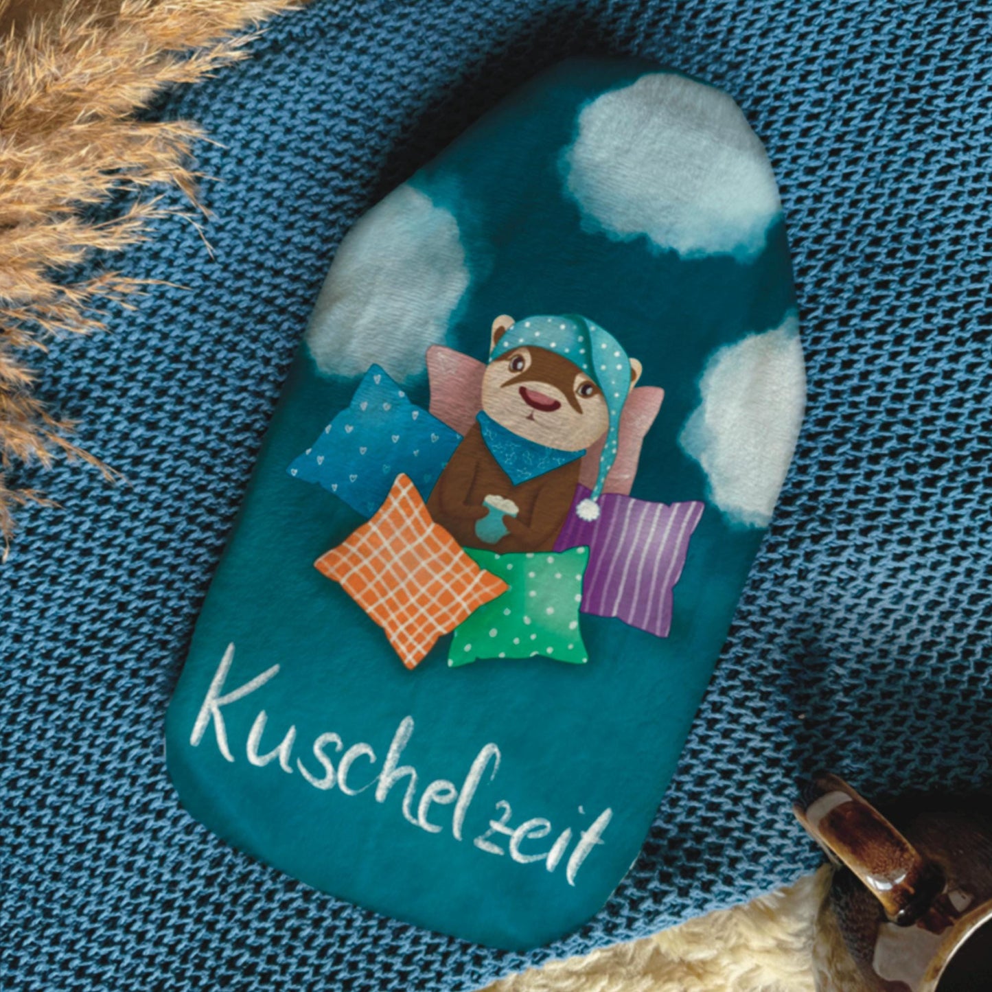 Kuschelzeit Otter Wärmflasche mit bedrucktem Stoffbezug für Kinder und Erwachsene | perfekt als Weihnachtsgeschenk