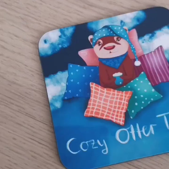 Cozy Otter Time Untersetzer | MDF Untersetzer für jedes heiße wie auch kalte Getränk, für ein gemütliches Genießen und Verschenken